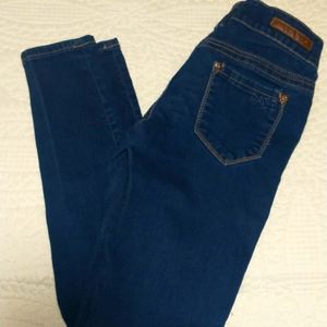 Ariya jeans